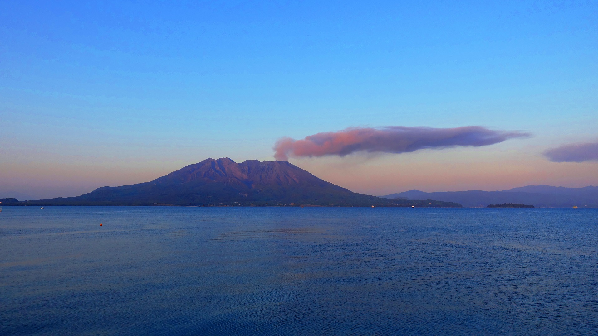 鹿児島観光で必見の桜島はこのルートがおすすめ 車中泊場所や穴場のホテルも紹介します Let Me Introduce The Best Route To Sakurajima The Main Of Sightseeing Spot In Kagoshima The Best Place To Spending The Night In A Car Hotel スイス人